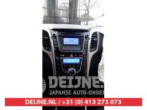 Używane Radio Hyundai i30 (GDHB5) 1.4 16V Cena € 75,00 Procedura marży oferowane przez V.Deijne Jap.Auto-onderdelen BV