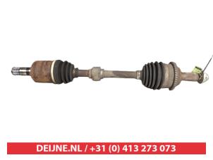 Używane Os napedowa lewy przód Mazda 6 Sportbreak (GY19/89) 2.0i 16V S-VT Cena € 50,00 Procedura marży oferowane przez V.Deijne Jap.Auto-onderdelen BV