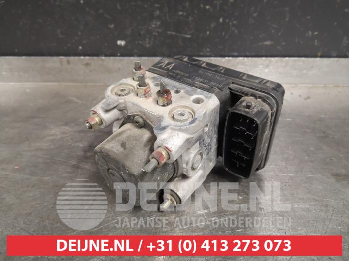 Usagé Bloc ABS Suzuki Jimny Hardtop 1.3i 16V VVT 4x4 Metal Top Prix € 100,00 Règlement à la marge proposé par V.Deijne Jap.Auto-onderdelen BV