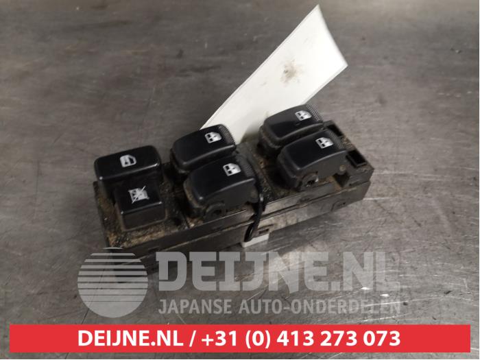 Usados Interruptor combinado de ventanillas Kia Sorento I (JC) 2.5 CRDi 16V VGT Precio € 35,00 Norma de margen ofrecido por V.Deijne Jap.Auto-onderdelen BV