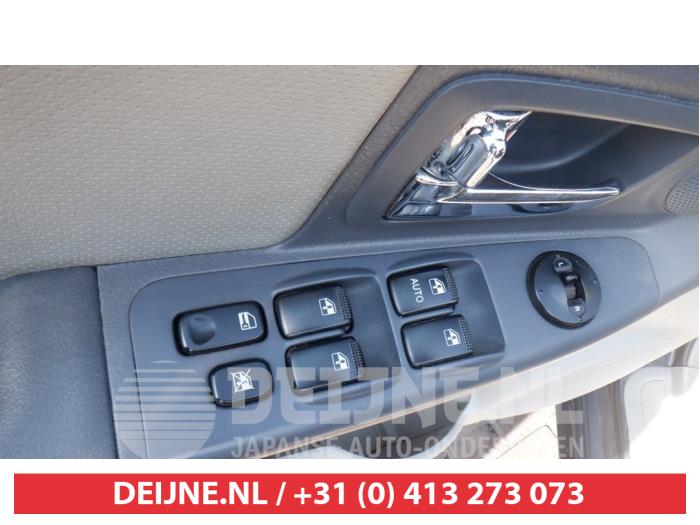 Usados Interruptor combinado de ventanillas Kia Cerato 1.6 CRDi 16V Precio € 35,00 Norma de margen ofrecido por V.Deijne Jap.Auto-onderdelen BV