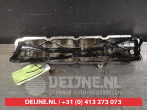 Ventildeckel van een Suzuki Grand Vitara II (JT) 1.9 DDiS 2006