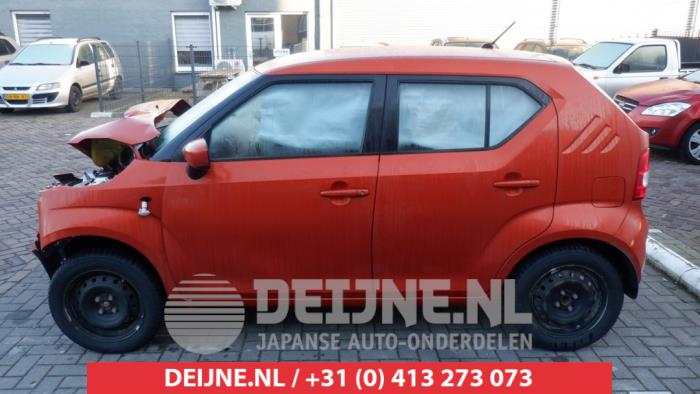 Usados Ventanilla triangular izquierda detrás Suzuki Ignis (MF) 1.2 Dual Jet 16V Precio € 25,00 Norma de margen ofrecido por V.Deijne Jap.Auto-onderdelen BV