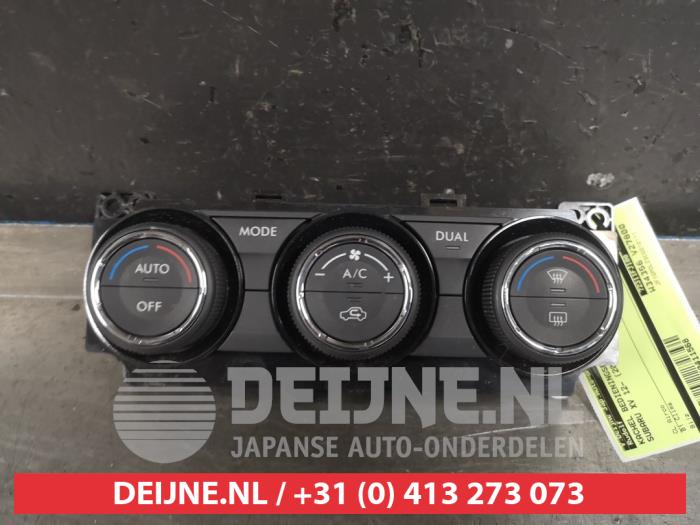 Panel de control de calefacción de un Subaru XV (GP) 2.0 D AWD 16V 2013