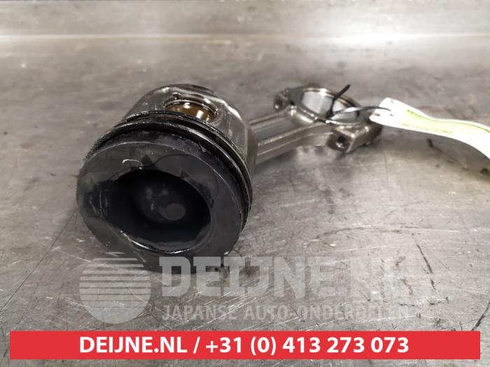 Kolben van een Nissan Note (E12) 1.5 dCi 90 2014
