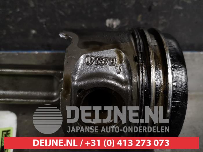 Kolben van een Nissan Note (E12) 1.5 dCi 90 2014