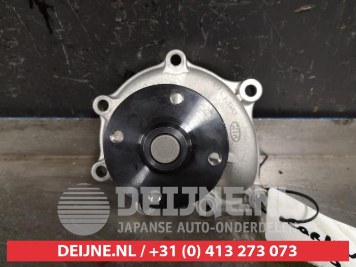 Nya Vattenpump Kia Carnival 1 (FLB) 2.9 TD 16V Pris € 30,25 Inklusive moms erbjuds av V.Deijne Jap.Auto-onderdelen BV