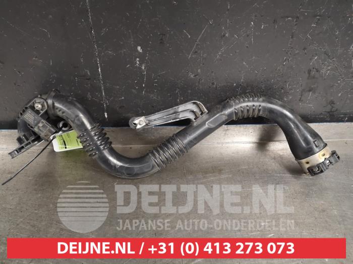 Usagé Tube intercooler Nissan Pulsar (C13) 1.2 DIG-T 16V Prix € 50,00 Règlement à la marge proposé par V.Deijne Jap.Auto-onderdelen BV