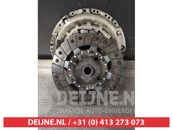 Usagé Kit embrayage (complet) Nissan Pulsar (C13) 1.2 DIG-T 16V Prix € 50,00 Règlement à la marge proposé par V.Deijne Jap.Auto-onderdelen BV