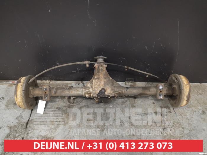 Rear wheel drive rear axle from a Nissan NP 300 (D22SS) 2.5 dCi 16V 4x4 2010