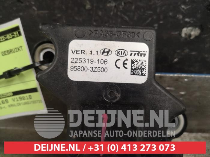 Däcktrycksmodul från en Hyundai i40 CW (VFC) 1.7 CRDi 16V 2015