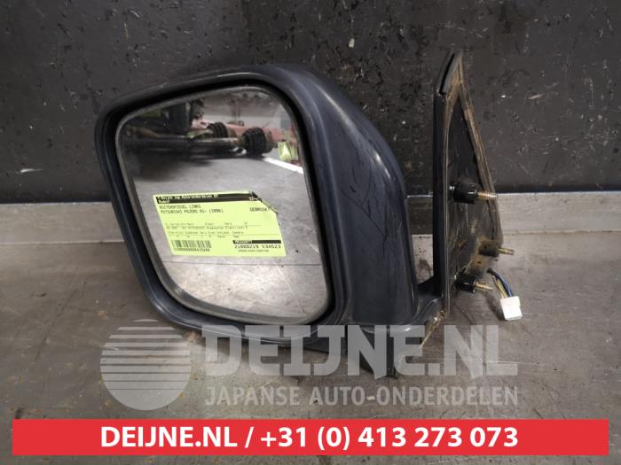 Wing mirror, left from a Mitsubishi Pajero Hardtop (V1/2/3/4) 2.8 TD ic 1998