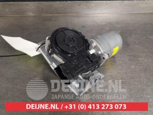 Used Front wiper motor Kia Proceed (CD) 1.0i T-GDi 12V Price on request offered by V.Deijne Jap.Auto-onderdelen BV