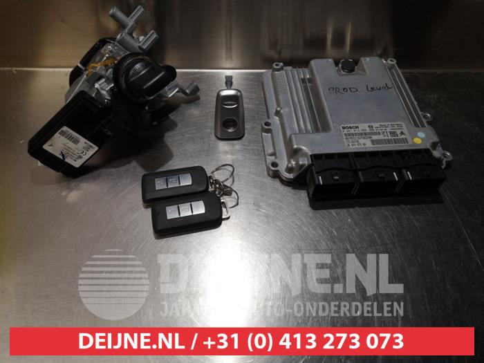 Used Engine management computer Mitsubishi Outlander (CW) 2.2 DI-D 16V 4x4 Price € 200,00 Margin scheme offered by V.Deijne Jap.Auto-onderdelen BV