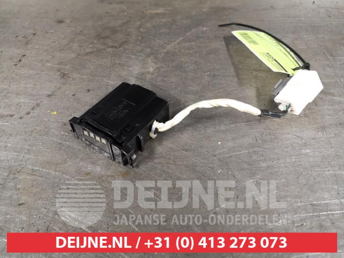 Usados Sensor de ángulo de dirección Mazda MX-5 (NC) 2.0i 16V Precio € 50,00 Norma de margen ofrecido por V.Deijne Jap.Auto-onderdelen BV