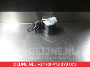 Used Rear seatbelt, left Mitsubishi L-200 2.5 DI-D 4x4 Price on request offered by V.Deijne Jap.Auto-onderdelen BV
