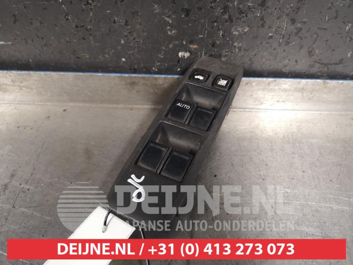 Usados Interruptor combinado de ventanillas Nissan Primera (P12) 1.8 16V Precio € 25,00 Norma de margen ofrecido por V.Deijne Jap.Auto-onderdelen BV