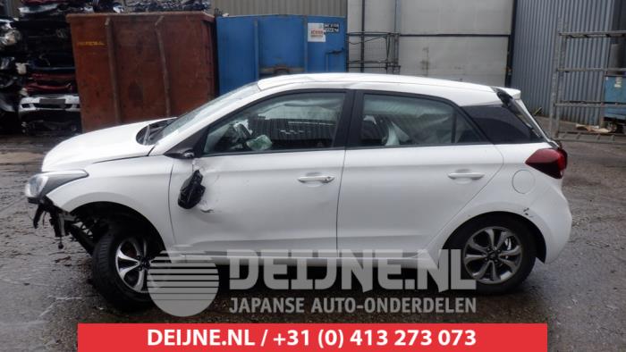 Usados Ventanilla triangular izquierda detrás Hyundai i20 (GBB) 1.2i 16V Precio € 35,00 Norma de margen ofrecido por V.Deijne Jap.Auto-onderdelen BV