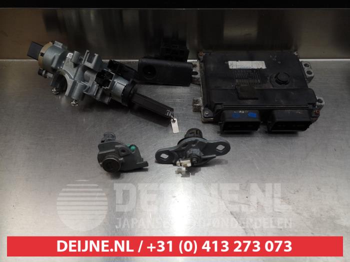 Used Engine management computer Mazda MX-5 (NC) 1.8i 16V Price € 150,00 Margin scheme offered by V.Deijne Jap.Auto-onderdelen BV