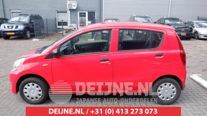 Usados Ventanilla triangular izquierda detrás Daihatsu Cuore (L251/271/276) 1.0 12V DVVT Precio € 25,00 Norma de margen ofrecido por V.Deijne Jap.Auto-onderdelen BV