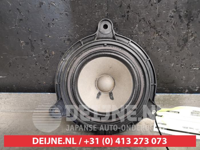 Używane Glosnik Mazda CX-5 II (KF) 2.0 SkyActiv-G 155 16V 4WD Cena na żądanie oferowane przez V.Deijne Jap.Auto-onderdelen BV
