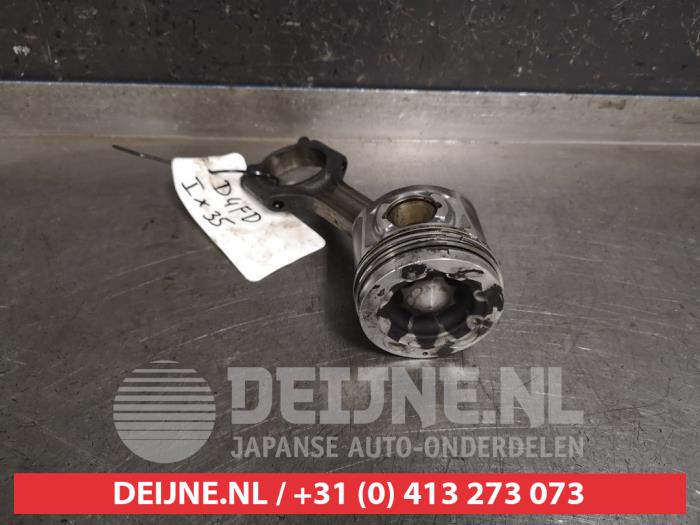 Used Piston Hyundai iX35 (LM) 1.7 CRDi 16V Price € 50,00 Margin scheme offered by V.Deijne Jap.Auto-onderdelen BV