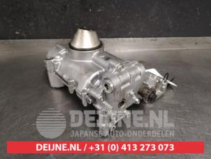 Used Oil pump Honda Civic (FK/FN) 2.0i Type R VTEC 16V Price on request offered by V.Deijne Jap.Auto-onderdelen BV