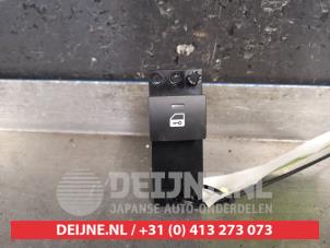 Used Central locking switch Kia Venga 1.4 CRDi 16V Price on request offered by V.Deijne Jap.Auto-onderdelen BV