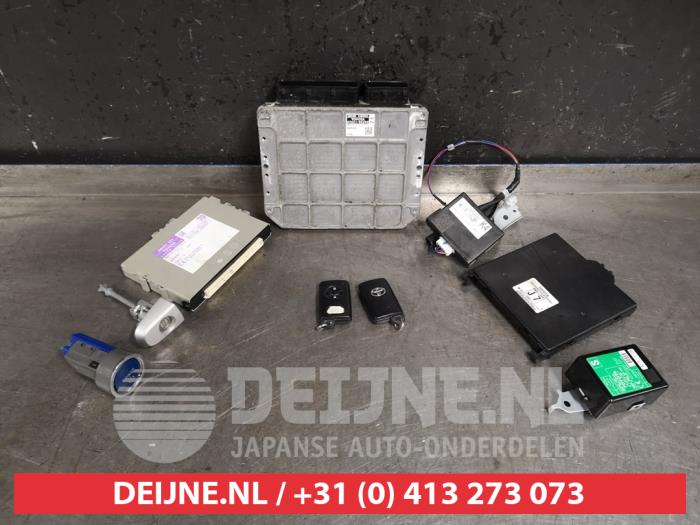 Used Engine management computer Toyota Auris (E15) 1.8 16V HSD Full Hybrid Price € 90,00 Margin scheme offered by V.Deijne Jap.Auto-onderdelen BV