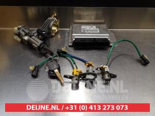 Used Ignition lock + key Kia Cerato 2.0 CRDi 16V Price on request offered by V.Deijne Jap.Auto-onderdelen BV