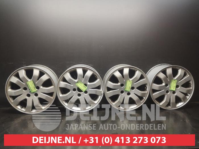 Set of wheels from a Honda CR-V (RD6/7/8) 2.2 CTDi 16V 2006