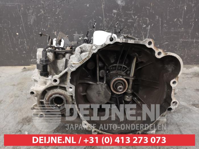 Gebrauchte Getriebe Kia Carens III (FG) 2.0 CRDI WGT 16V Preis € 250,00 Margenregelung angeboten von V.Deijne Jap.Auto-onderdelen BV
