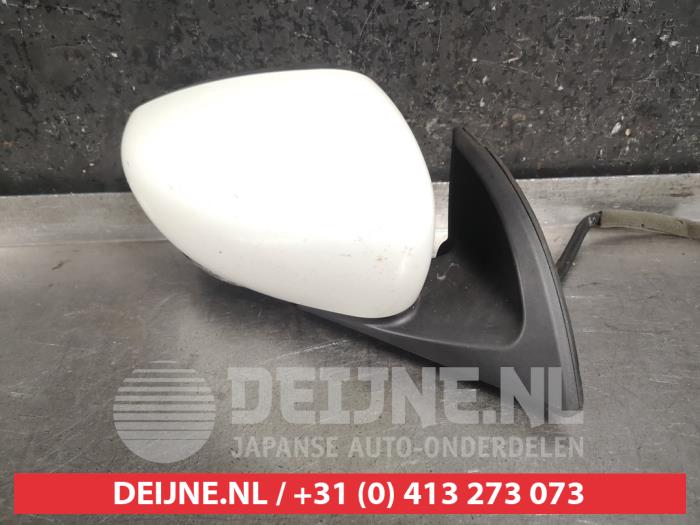 Wing mirror, right from a Nissan Leaf (ZE1) 39/40kWh 2019