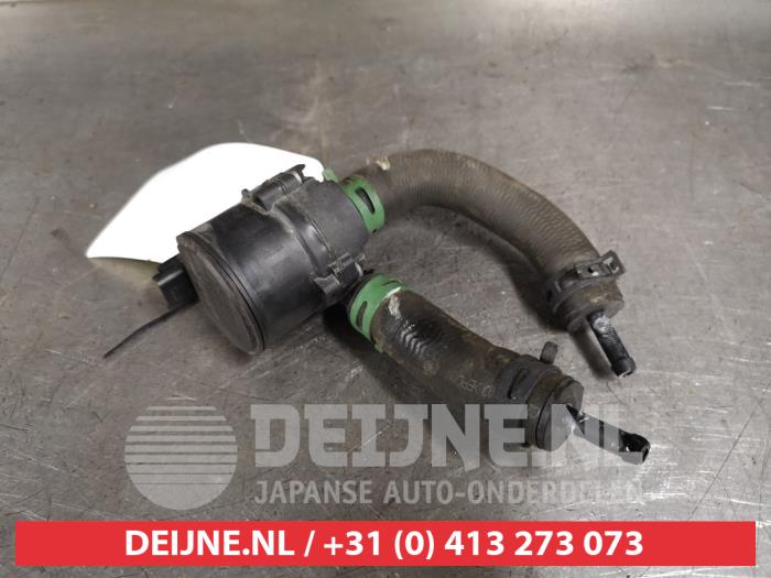 Begagnade Extra vattenpump Nissan Micra (K14) 1.0 IG-T 100 Pris på förfrågan erbjuds av V.Deijne Jap.Auto-onderdelen BV