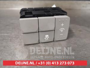 Gebrauchte Schalter asr (sonst.) Kia Soul II (PS) 1.6 GDI 16V Preis auf Anfrage angeboten von V.Deijne Jap.Auto-onderdelen BV