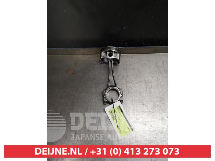 Usagé Piston Mazda 3 (BM/BN) 2.0 SkyActiv-G 120 16V Prix € 50,00 Règlement à la marge proposé par V.Deijne Jap.Auto-onderdelen BV