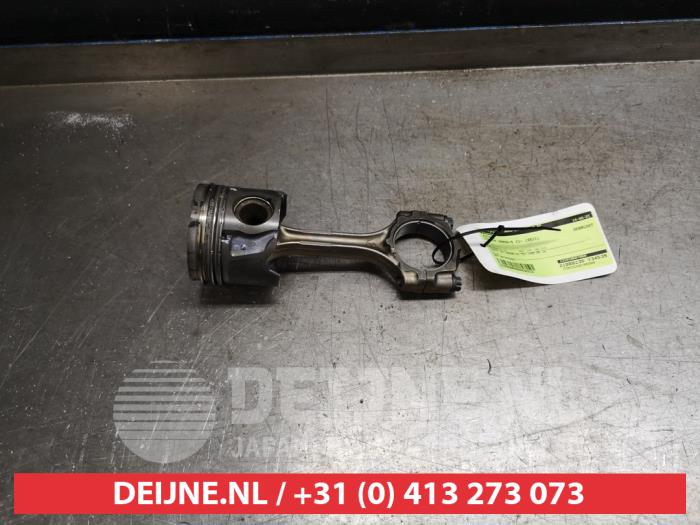 Usados Pistón Toyota Verso S 1.4 D-4D Precio € 50,00 Norma de margen ofrecido por V.Deijne Jap.Auto-onderdelen BV