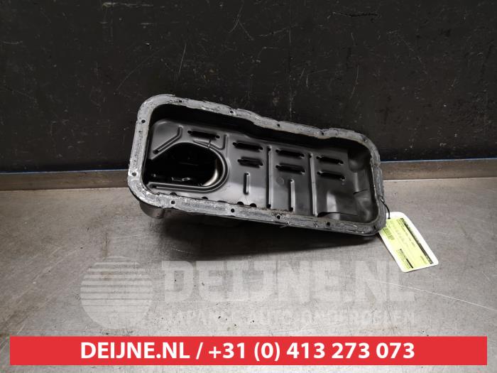 Usagé Couvercle carter Nissan Primera (P12) 1.8 16V Prix € 50,00 Règlement à la marge proposé par V.Deijne Jap.Auto-onderdelen BV
