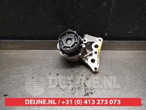 Usagé Boîtier filtre à huile Toyota RAV4 (A3) 2.0 16V Valvematic 4x2 Prix € 75,00 Règlement à la marge proposé par V.Deijne Jap.Auto-onderdelen BV