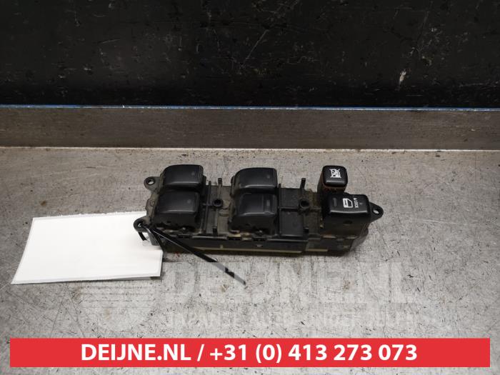 Usados Interruptor combinado de ventanillas Lexus IS (E2) 220d 16V Precio € 35,00 Norma de margen ofrecido por V.Deijne Jap.Auto-onderdelen BV