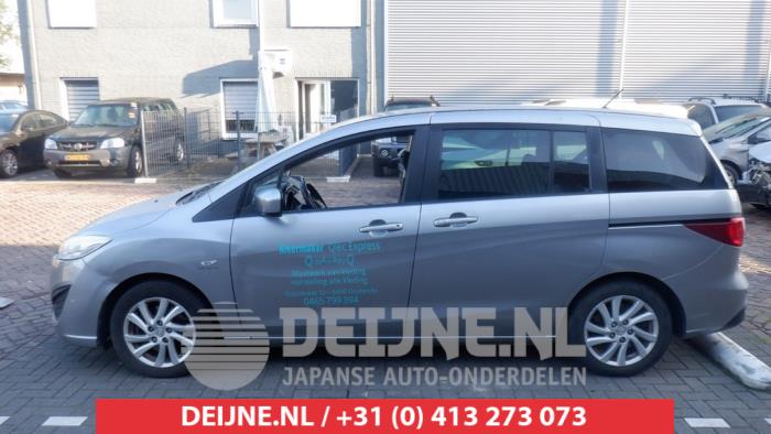 Usados Ventanilla triangular izquierda detrás Mazda 5 (CWA9) 1.6 CITD 16V Precio € 35,00 Norma de margen ofrecido por V.Deijne Jap.Auto-onderdelen BV