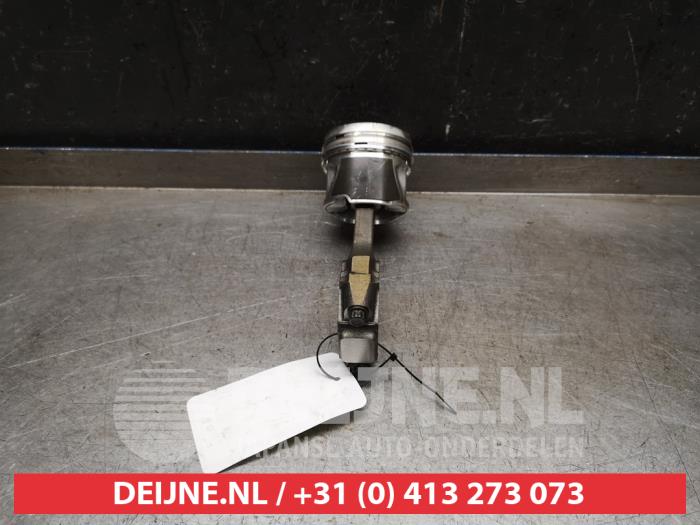Used Piston Hyundai Tucson (JM) 2.0 CRDi 16V 4x2 Price € 50,00 Margin scheme offered by V.Deijne Jap.Auto-onderdelen BV