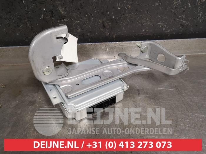 Used Start/Stop computer Toyota Yaris II (P9) 1.33 16V Dual VVT-I Price on request offered by V.Deijne Jap.Auto-onderdelen BV