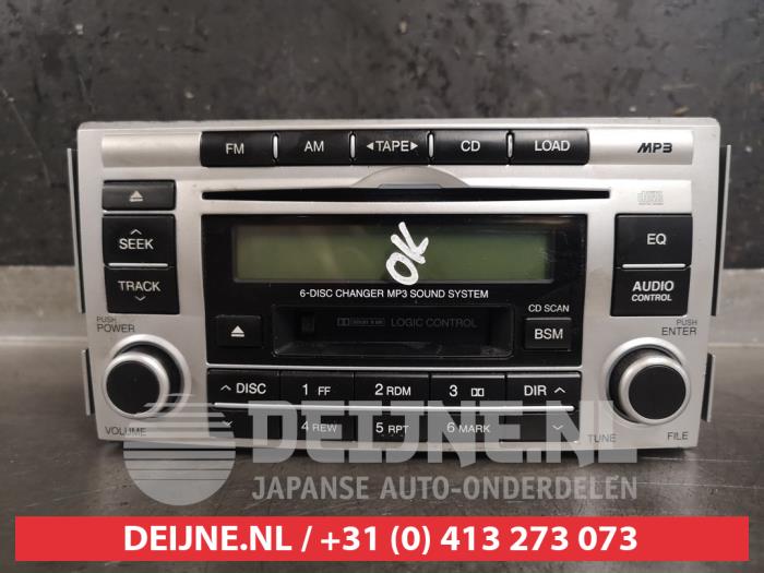 Radio from a Hyundai Santa Fe II (CM) 2.2 CRDi 16V 4x4 2007