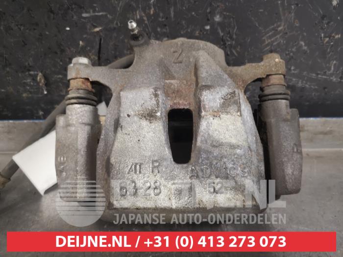 Gebrauchte Bremszange rechts vorne Toyota Prius Plus (ZVW4) 1.8 Hybrid 16V Preis € 35,00 Margenregelung angeboten von V.Deijne Jap.Auto-onderdelen BV