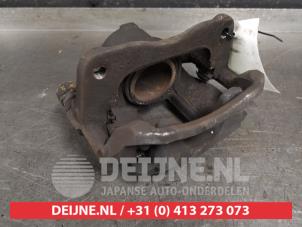 Used Front brake calliper, right Toyota Auris (E18) 1.3 VVT-I 16V Price € 50,00 Margin scheme offered by V.Deijne Jap.Auto-onderdelen BV