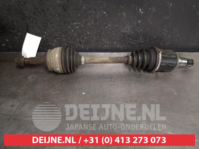 Gebrauchte Antriebswelle links vorne Toyota Avensis Wagon (T25/B1E) 2.0 16V VVT-i D4 Preis € 60,00 Margenregelung angeboten von V.Deijne Jap.Auto-onderdelen BV