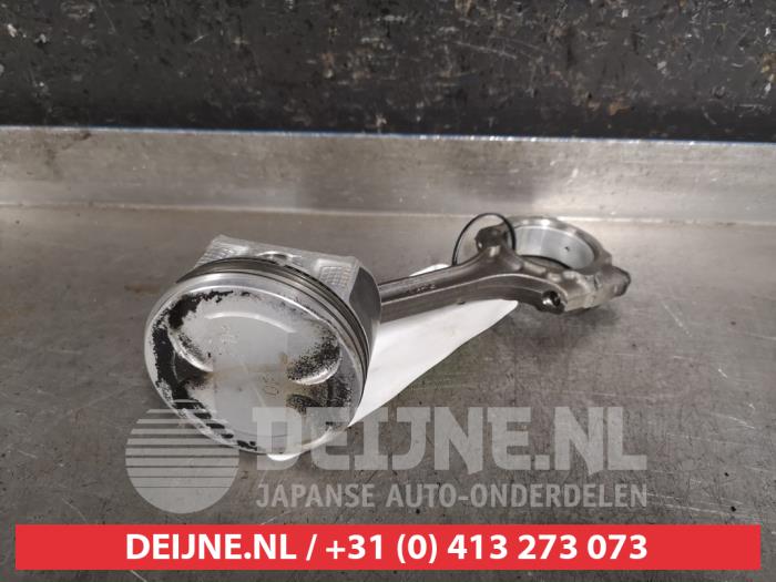Usagé Piston Suzuki Alto 1.0 12V Prix € 75,00 Règlement à la marge proposé par V.Deijne Jap.Auto-onderdelen BV