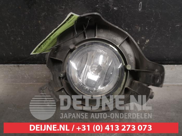 Fog light, front right from a Nissan Pathfinder (R51) 2.5 dCi 16V 4x4 2005