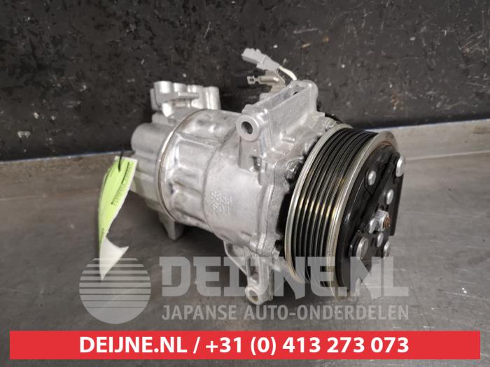 Air conditioning pump from a Nissan Juke (F16) 1.0 DIG-T 117 12V 2020